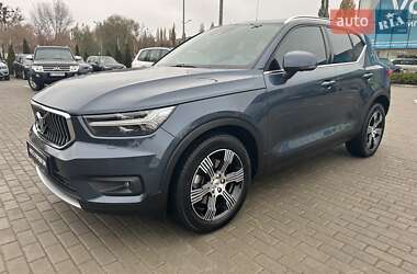 Внедорожник / Кроссовер Volvo XC40 2021 в Киеве