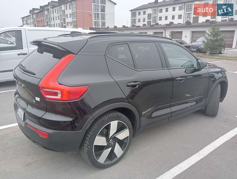 Внедорожник / Кроссовер Volvo XC40 2023 в Ровно