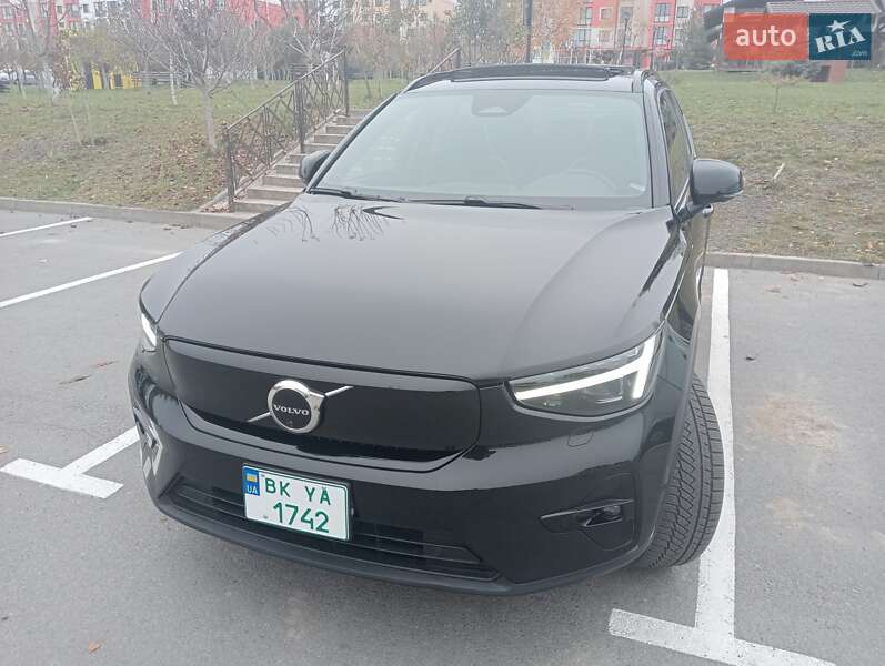 Внедорожник / Кроссовер Volvo XC40 2023 в Ровно