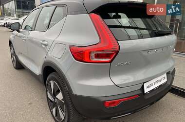 Внедорожник / Кроссовер Volvo XC40 2023 в Киеве