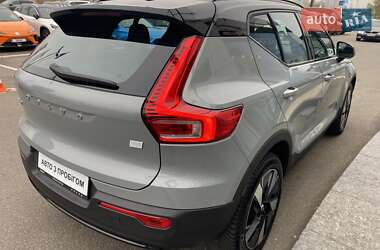 Внедорожник / Кроссовер Volvo XC40 2023 в Киеве