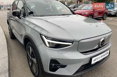 Внедорожник / Кроссовер Volvo XC40 2023 в Киеве