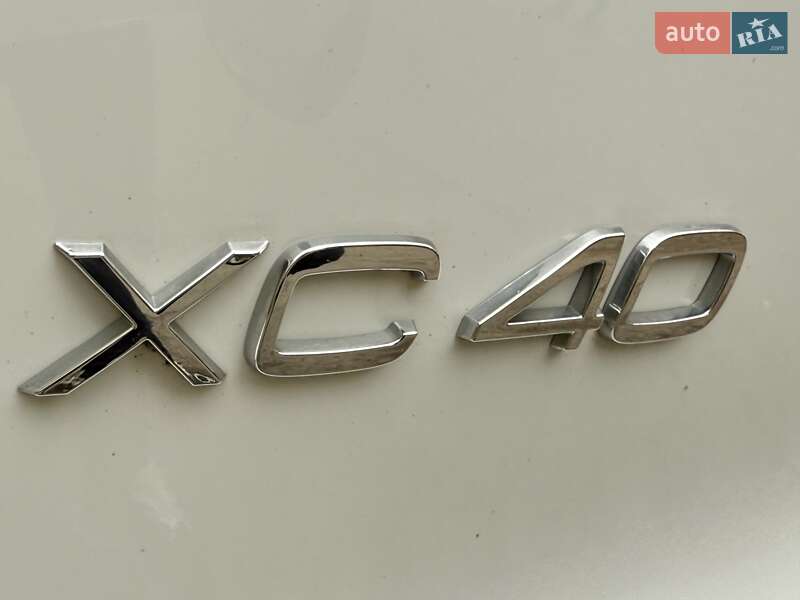 Позашляховик / Кросовер Volvo XC40 2019 в Одесі