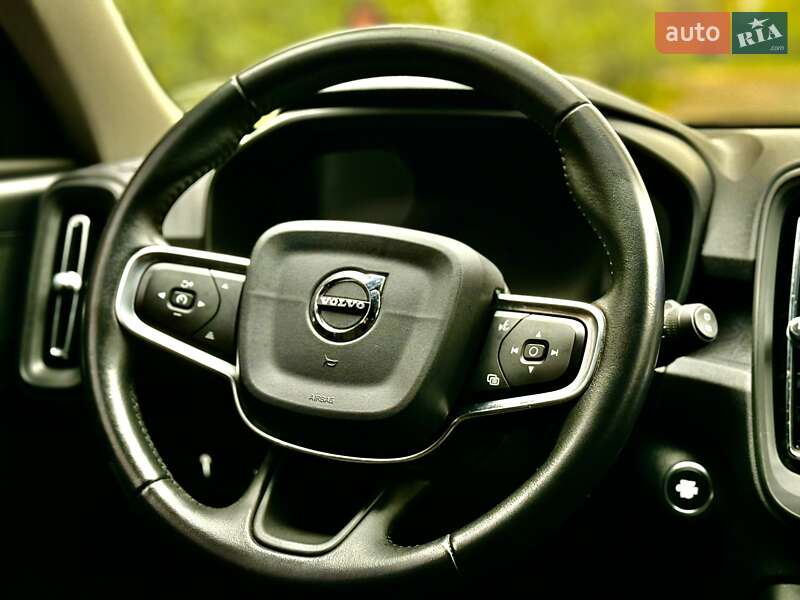 Позашляховик / Кросовер Volvo XC40 2019 в Одесі