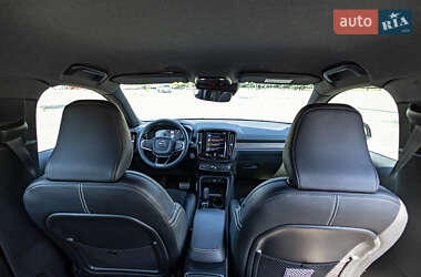 Внедорожник / Кроссовер Volvo XC40 2021 в 