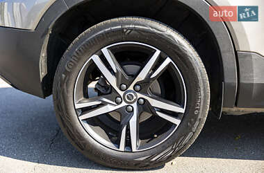 Внедорожник / Кроссовер Volvo XC40 2021 в 