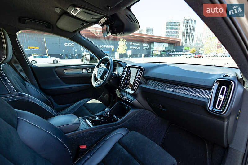 Позашляховик / Кросовер Volvo XC40 2021 в Києві
