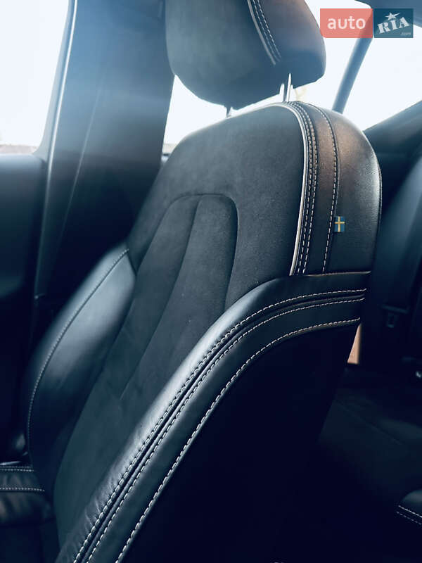 Позашляховик / Кросовер Volvo XC40 2021 в Києві