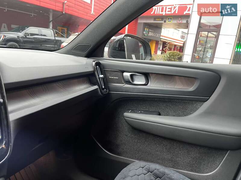 Внедорожник / Кроссовер Volvo XC40 2023 в Львове фото 28 Внедорожник / Кроссовер Volvo XC40 2023 в Львове