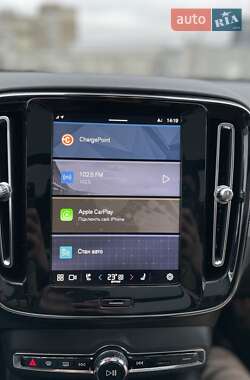 Внедорожник / Кроссовер Volvo XC40 2021 в 