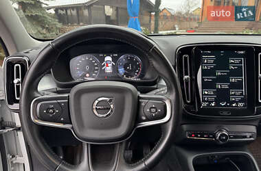 Позашляховик / Кросовер Volvo XC40 2020 в Житомирі