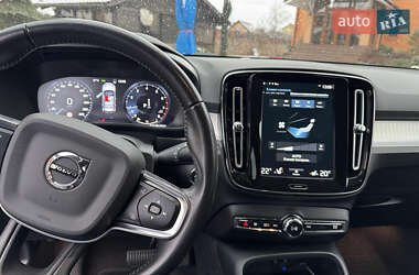 Позашляховик / Кросовер Volvo XC40 2020 в Житомирі