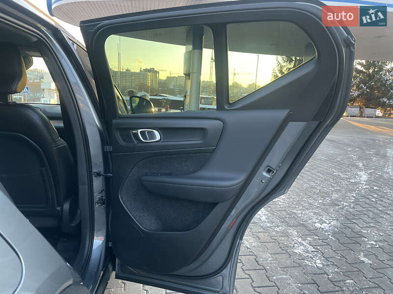 Внедорожник / Кроссовер Volvo XC40 2018 в Хмельницком