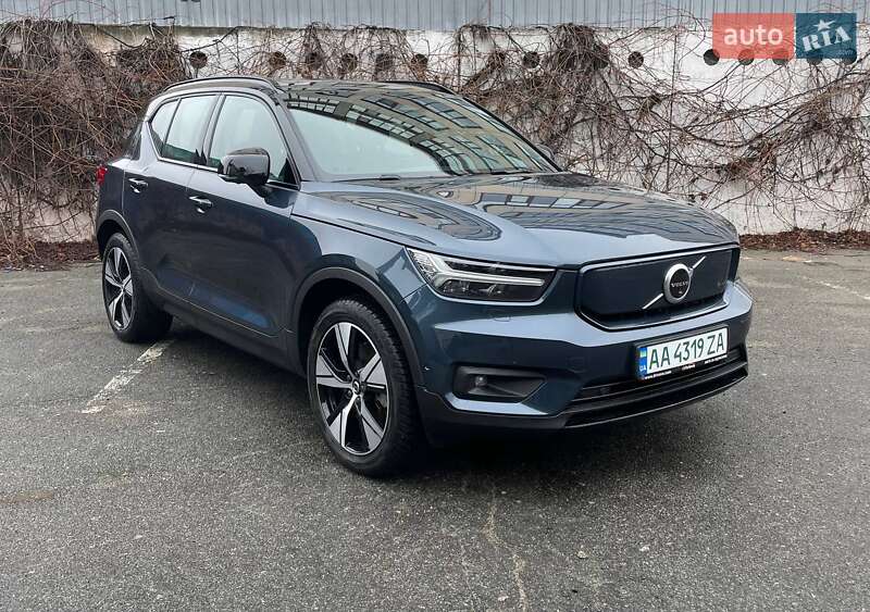 Внедорожник / Кроссовер Volvo XC40 2021 в Киеве