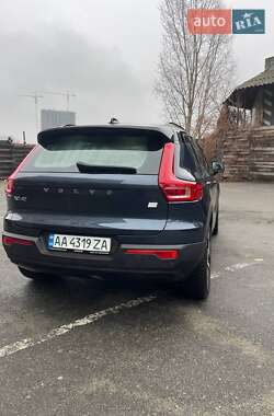 Внедорожник / Кроссовер Volvo XC40 2021 в Киеве