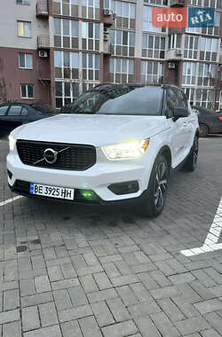 Внедорожник / Кроссовер Volvo XC40 2019 в 