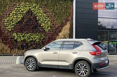 Внедорожник / Кроссовер Volvo XC40 2021 в 