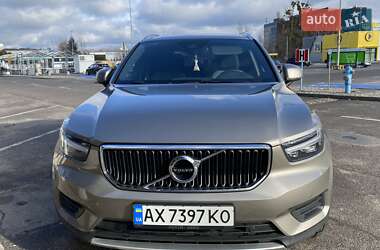 Внедорожник / Кроссовер Volvo XC40 2021 в 