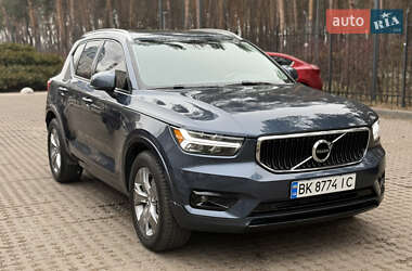 Позашляховик / Кросовер Volvo XC40 2021 в Києві