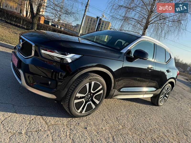 Внедорожник / Кроссовер Volvo XC40 2018 в Тернополе