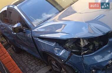 Позашляховик / Кросовер Volvo XC40 2023 в 