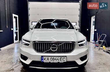 Внедорожник / Кроссовер Volvo XC40 2021 в Киеве