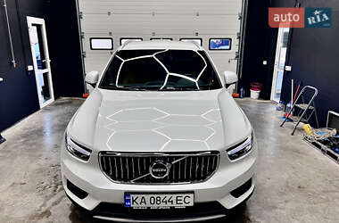 Внедорожник / Кроссовер Volvo XC40 2021 в Киеве