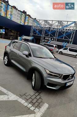 Позашляховик / Кросовер Volvo XC40 2019 в 
