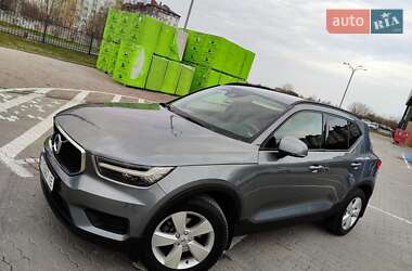Позашляховик / Кросовер Volvo XC40 2019 в 