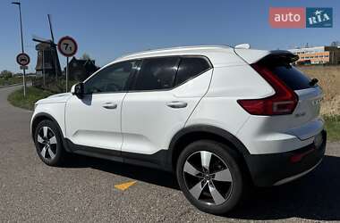 Внедорожник / Кроссовер Volvo XC40 2020 в 