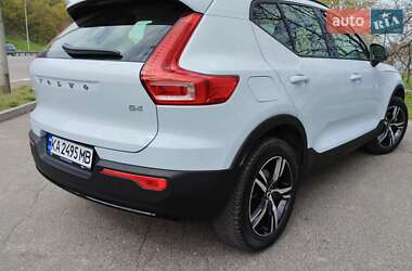 Внедорожник / Кроссовер Volvo XC40 2023 в 