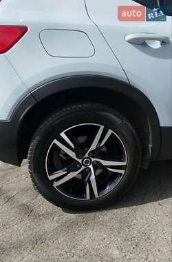 Внедорожник / Кроссовер Volvo XC40 2023 в 