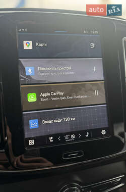 Позашляховик / Кросовер Volvo XC40 2021 в 