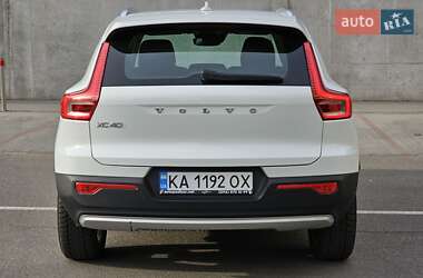 Внедорожник / Кроссовер Volvo XC40 2021 в 