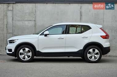 Внедорожник / Кроссовер Volvo XC40 2021 в 