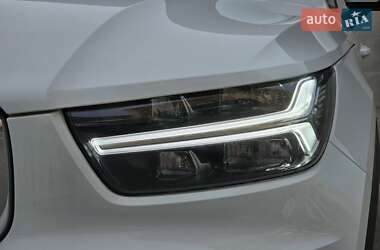 Внедорожник / Кроссовер Volvo XC40 2021 в 