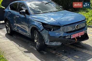 Позашляховик / Кросовер Volvo XC40 2023 в 