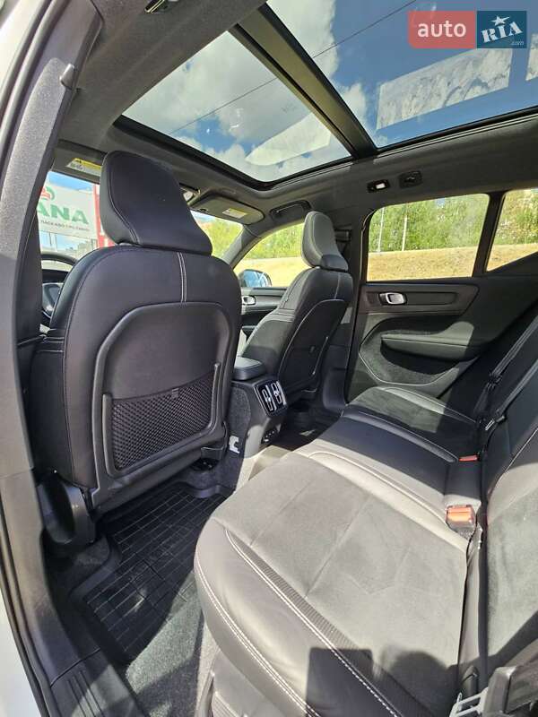 Внедорожник / Кроссовер Volvo XC40 2021 в Тернополе