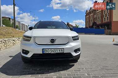 Внедорожник / Кроссовер Volvo XC40 2021 в 