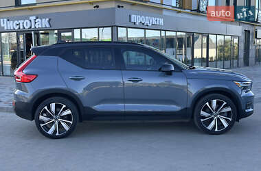 Позашляховик / Кросовер Volvo XC40 2022 в 