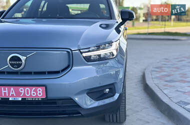 Позашляховик / Кросовер Volvo XC40 2022 в 