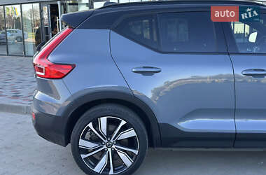 Позашляховик / Кросовер Volvo XC40 2022 в 