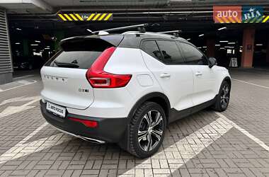 Внедорожник / Кроссовер Volvo XC40 2018 в 