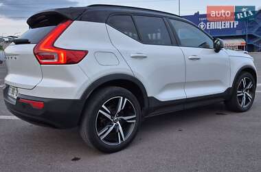 Позашляховик / Кросовер Volvo XC40 2021 в 