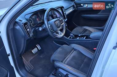 Позашляховик / Кросовер Volvo XC40 2021 в 
