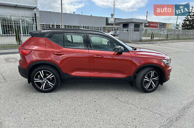 Внедорожник / Кроссовер Volvo XC40 2020 в 