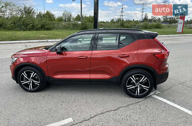 Внедорожник / Кроссовер Volvo XC40 2020 в 