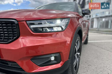 Внедорожник / Кроссовер Volvo XC40 2020 в 
