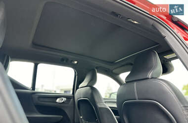 Внедорожник / Кроссовер Volvo XC40 2020 в 