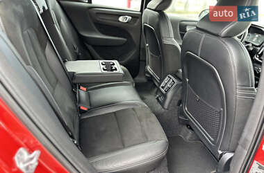Внедорожник / Кроссовер Volvo XC40 2020 в 
